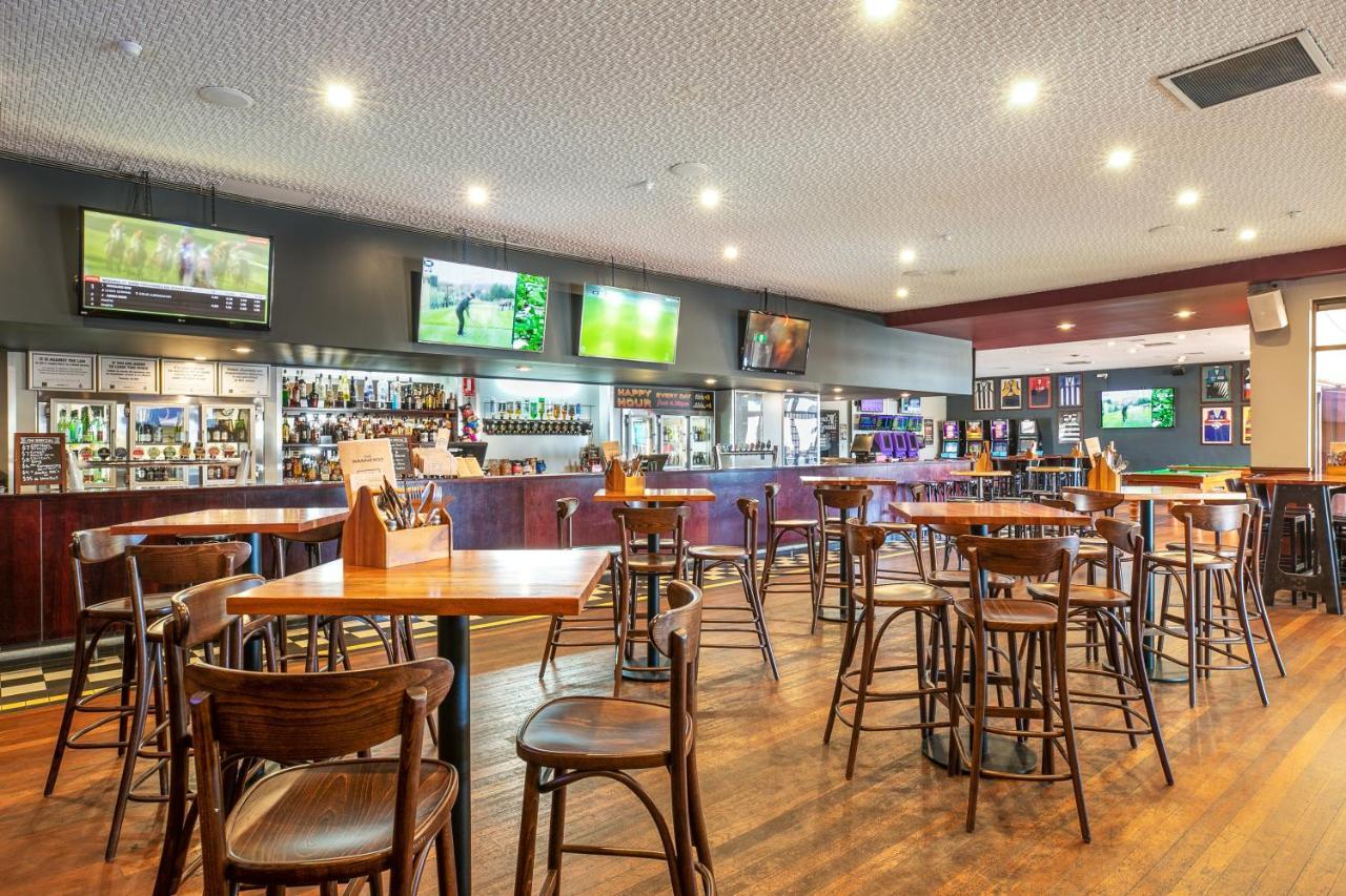 Nightcap At Wanneroo Tavern Exterior foto